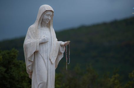 Posolstvo Panny Márie, Kráľovnej pokoja, 25. november 2022, cez vizionárku Mariju Lunettiovú